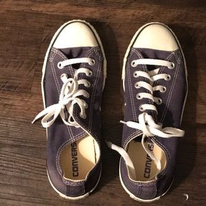 Converse navy blue lo cut oxfords.
